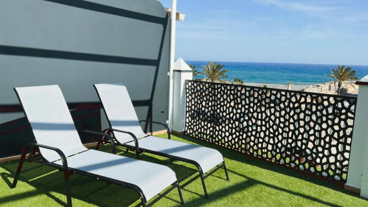 Apartamentos La Caleta Caleta De Velez Kültér fotó