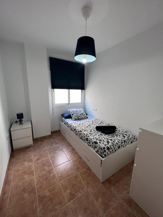 Apartamentos La Caleta Caleta De Velez Kültér fotó